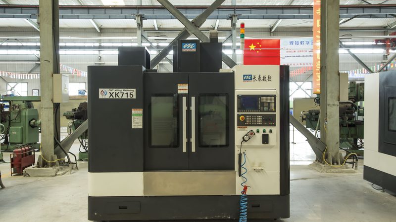 小型数控铣床操作入门：关键步骤与注意事项**