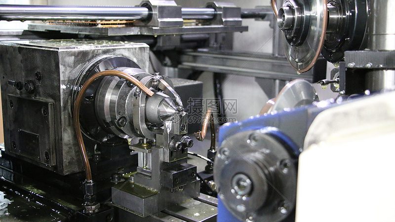 模具加工摇臂钻床选型要点解析**