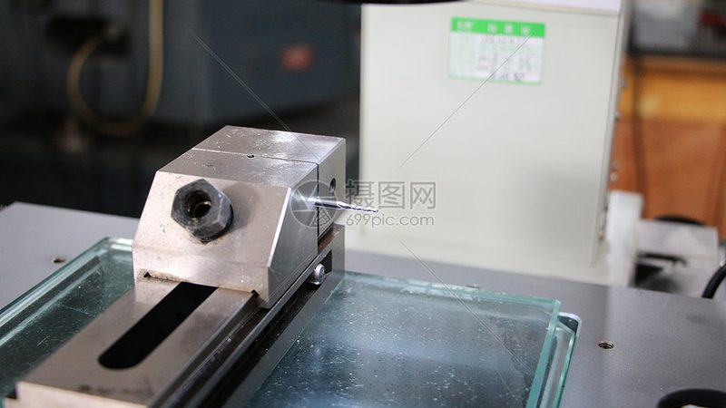 二手冲床安装地脚螺栓要求